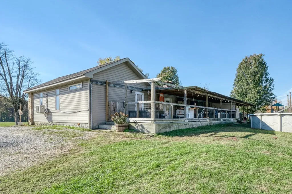 8597 Chaffin Road Baxter TN 38544