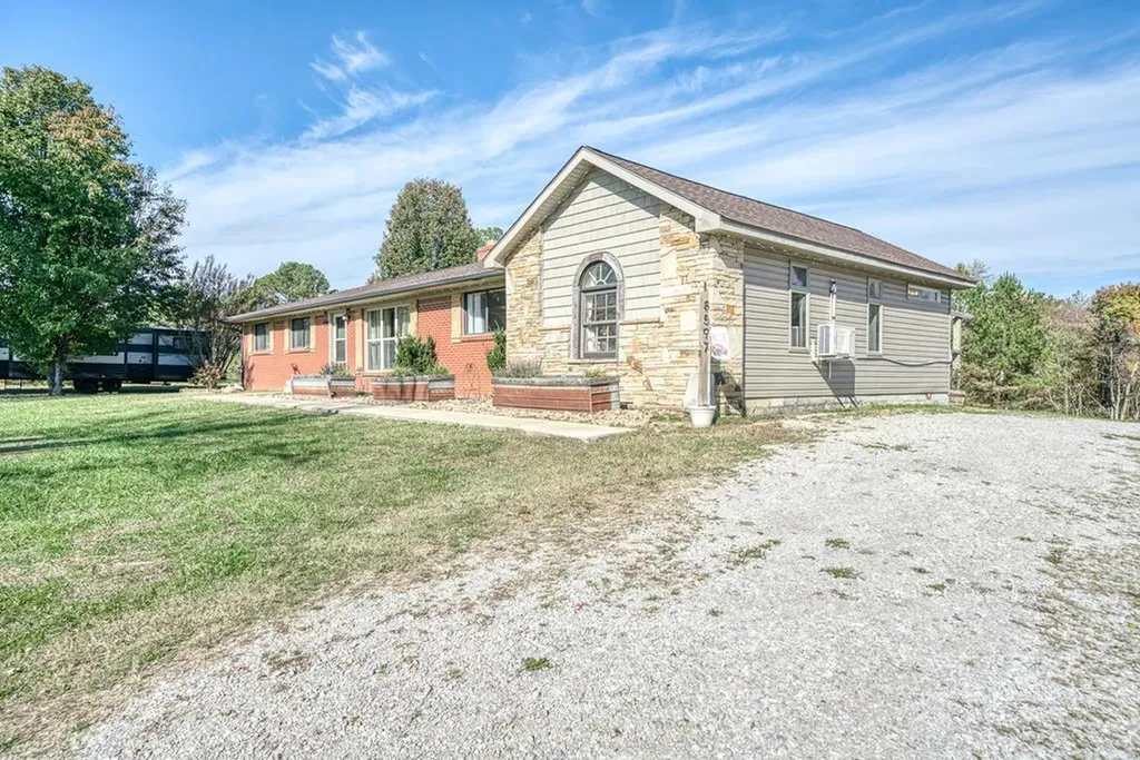 8597 Chaffin Road Baxter TN 38544