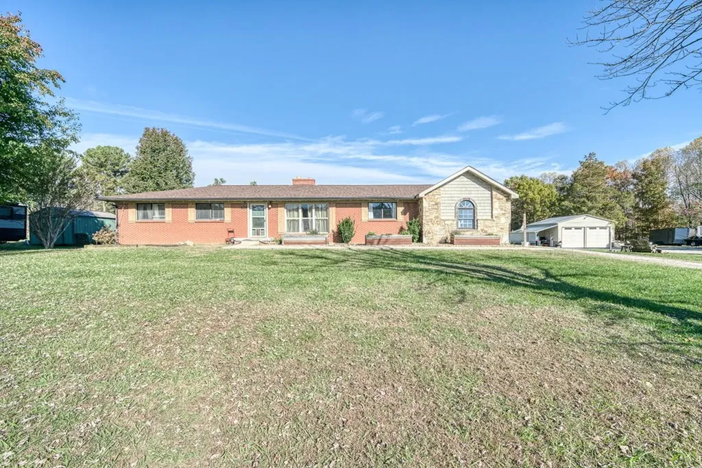 8597 Chaffin Road Baxter TN 38544