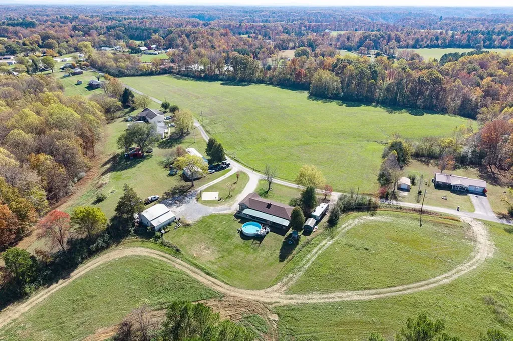 8597 Chaffin Road Baxter TN 38544