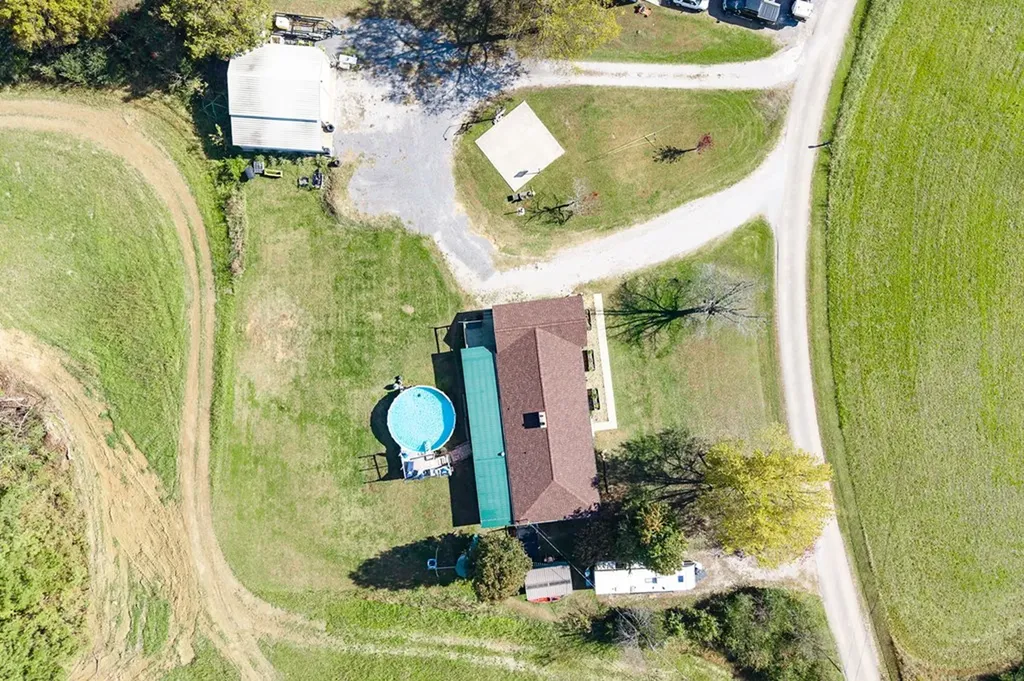 8597 Chaffin Road Baxter TN 38544