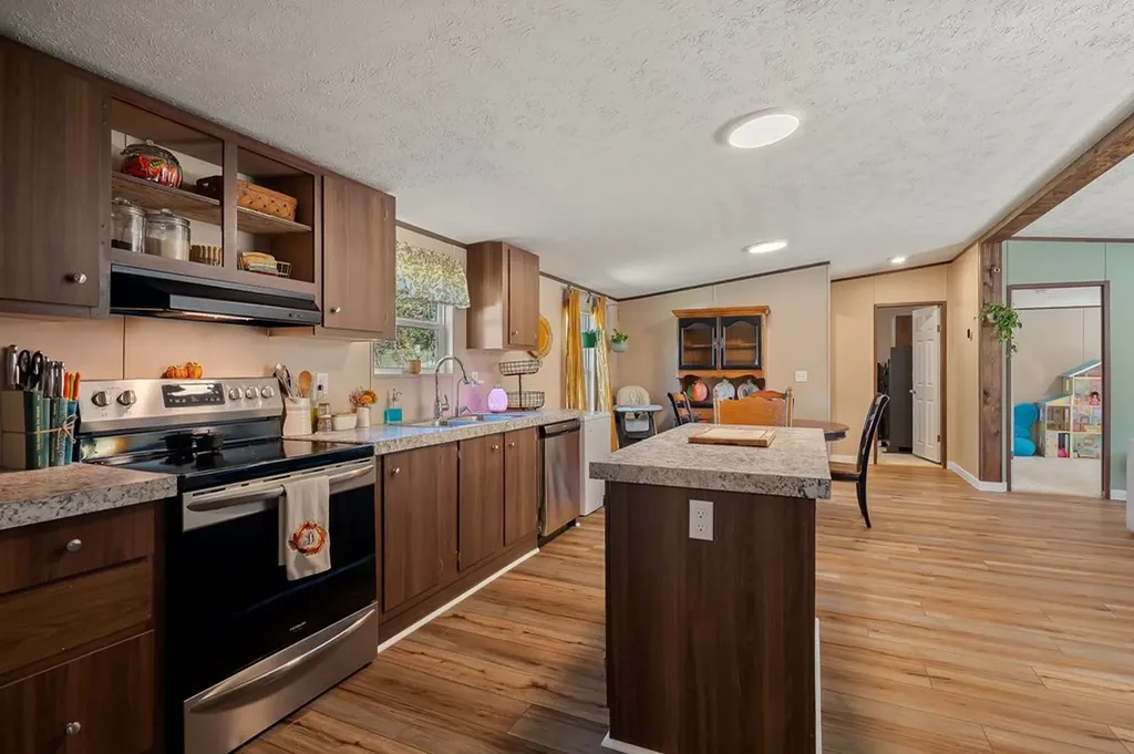 192 Webb Loop Crossville TN 38572