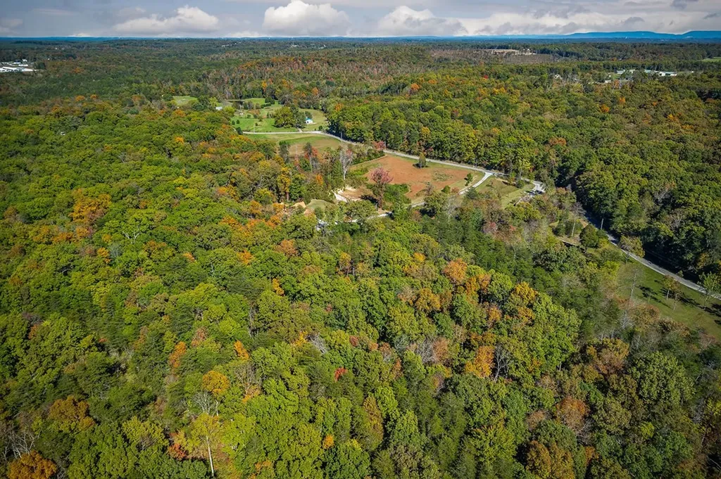 192 Webb Loop Crossville TN 38572