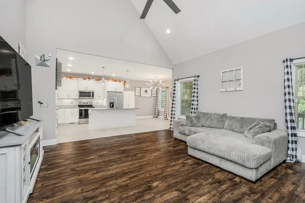 158 Briarwood Lane Smithville TN 37166