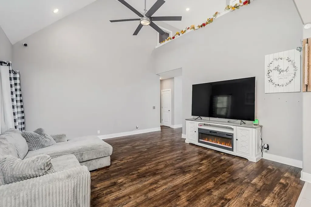 158 Briarwood Lane Smithville TN 37166