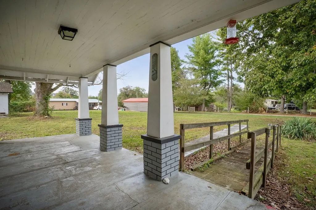 334 N Robin Hood Road Doyle TN 38559