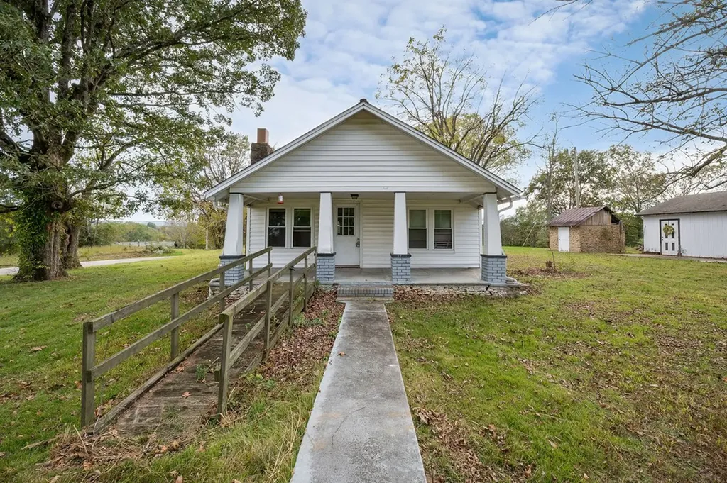 334 N Robin Hood Road Doyle TN 38559