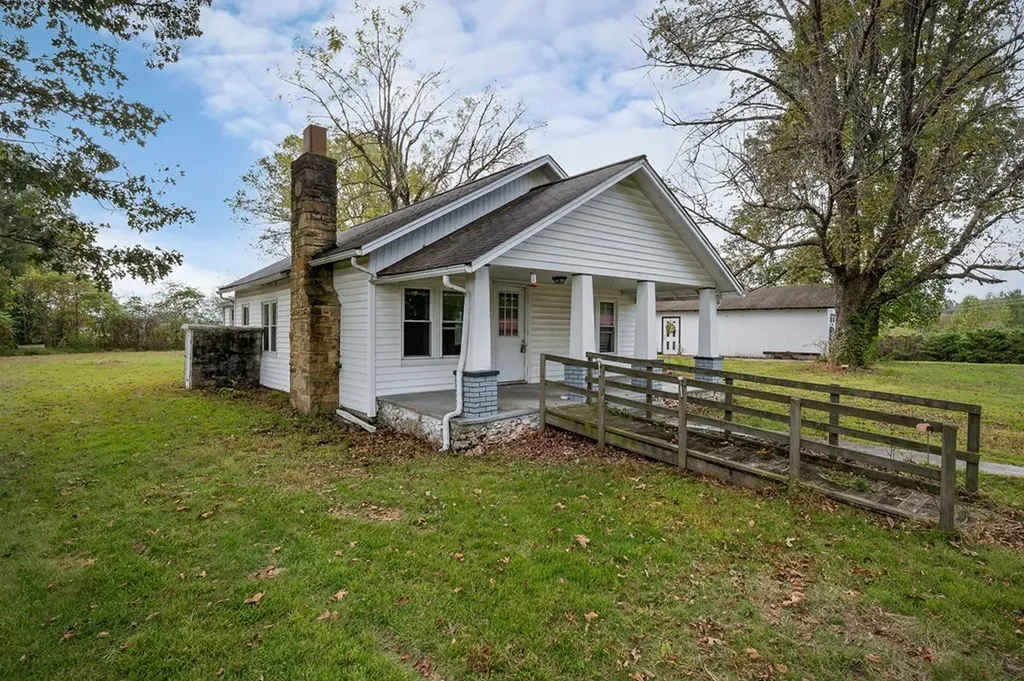 334 N Robin Hood Road Doyle TN 38559