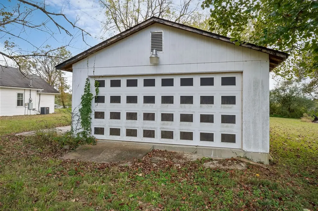 334 N Robin Hood Road Doyle TN 38559