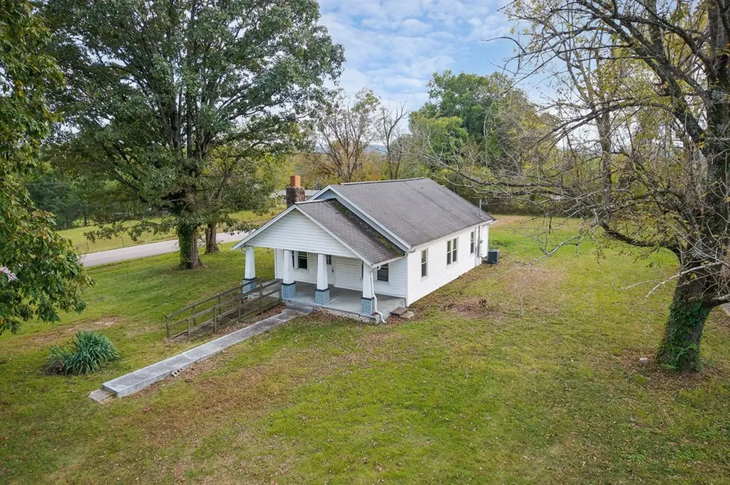 334 N Robin Hood Road Doyle TN 38559