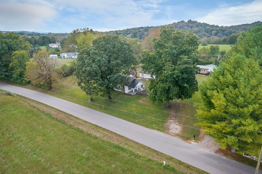 334 N Robin Hood Road Doyle TN 38559