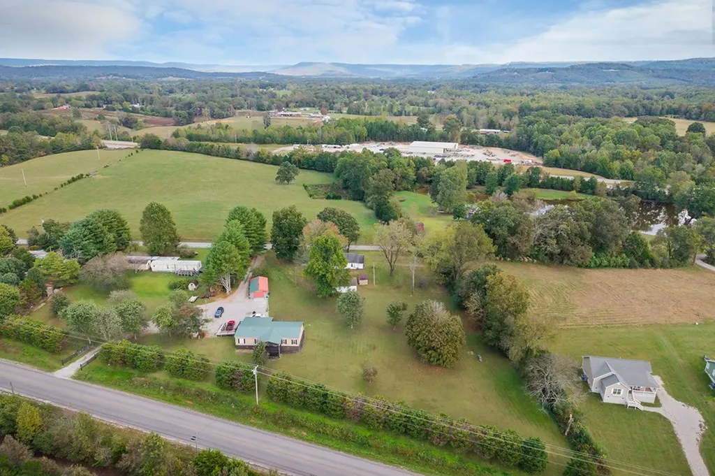 334 N Robin Hood Road Doyle TN 38559