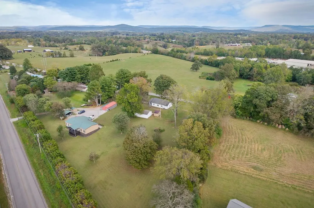 334 N Robin Hood Road Doyle TN 38559