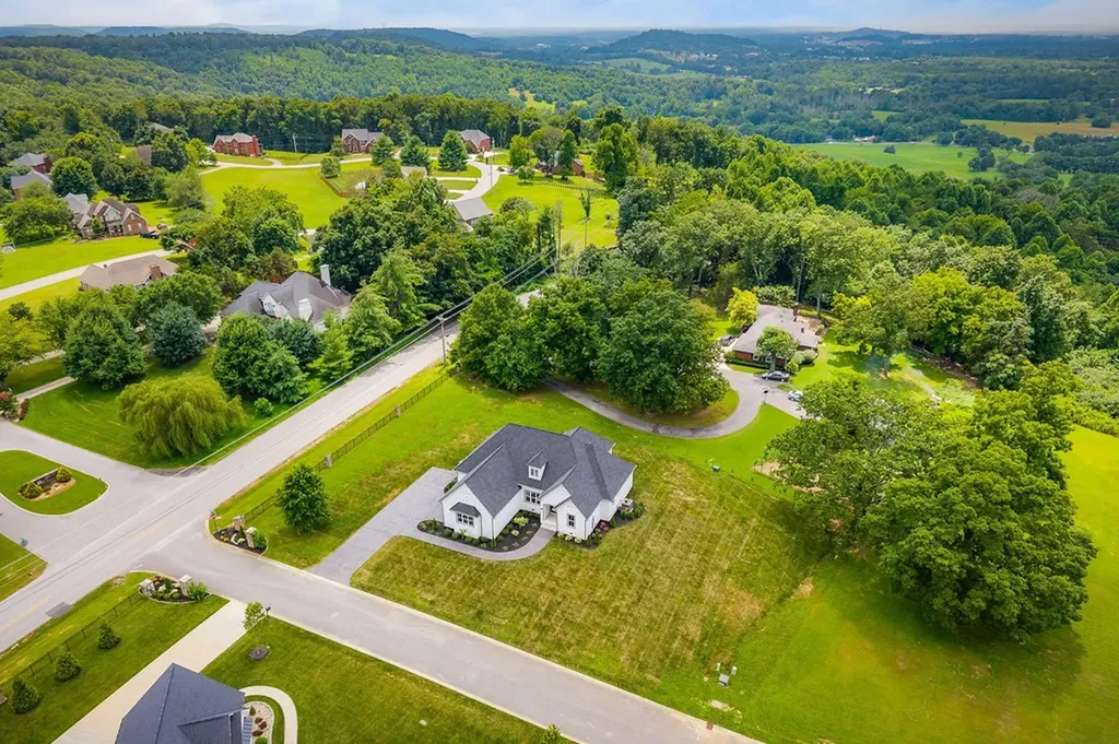 2100 Pinnacle View Cookeville TN 38506