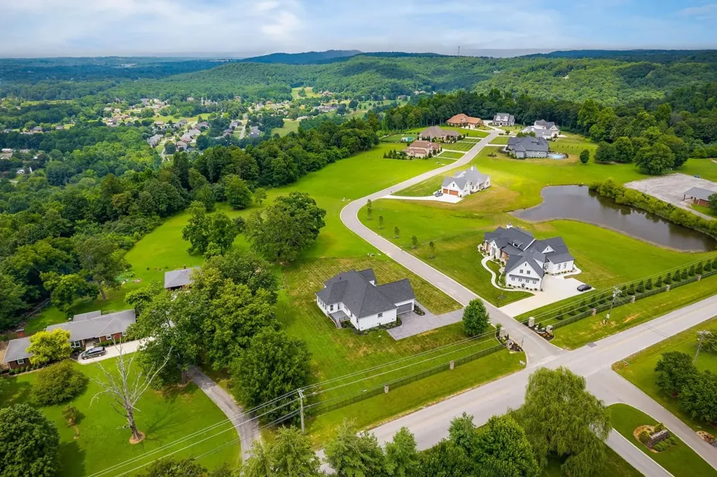 2100 Pinnacle View Cookeville TN 38506