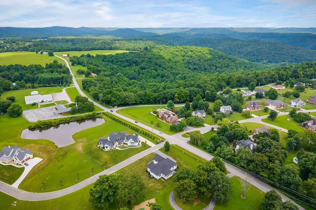 2100 Pinnacle View Cookeville TN 38506