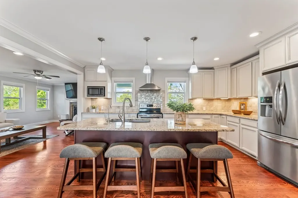 1670 Long Hollow Pike Gallatin TN 37066