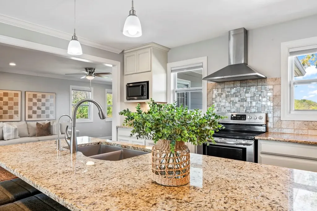 1670 Long Hollow Pike Gallatin TN 37066