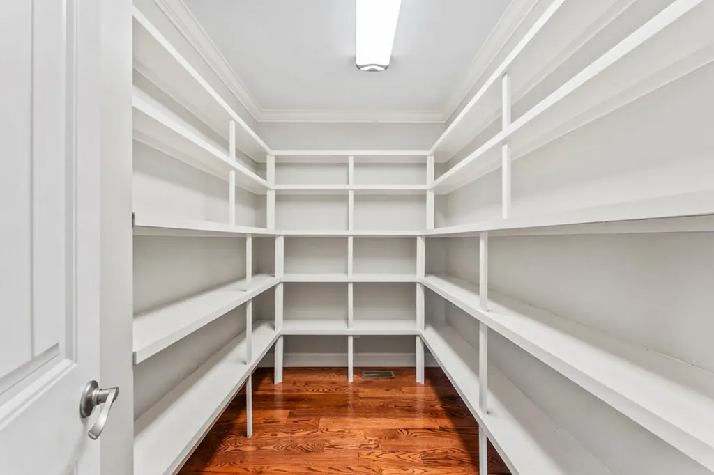 1670 Long Hollow Pike Gallatin TN 37066