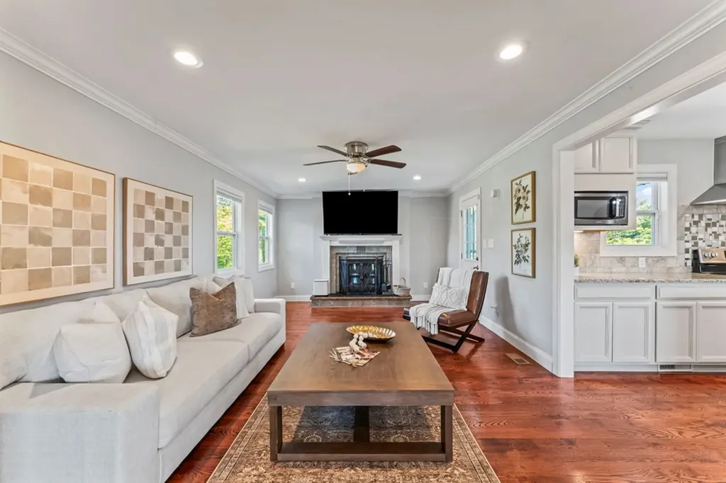 1670 Long Hollow Pike Gallatin TN 37066