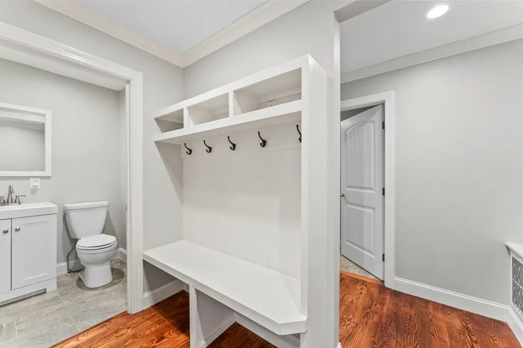 1670 Long Hollow Pike Gallatin TN 37066