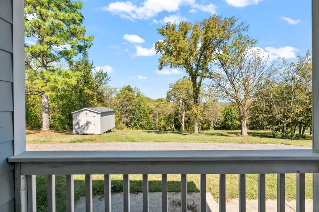 1670 Long Hollow Pike Gallatin TN 37066