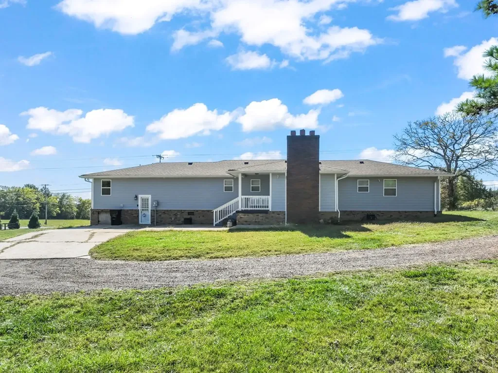 1670 Long Hollow Pike Gallatin TN 37066