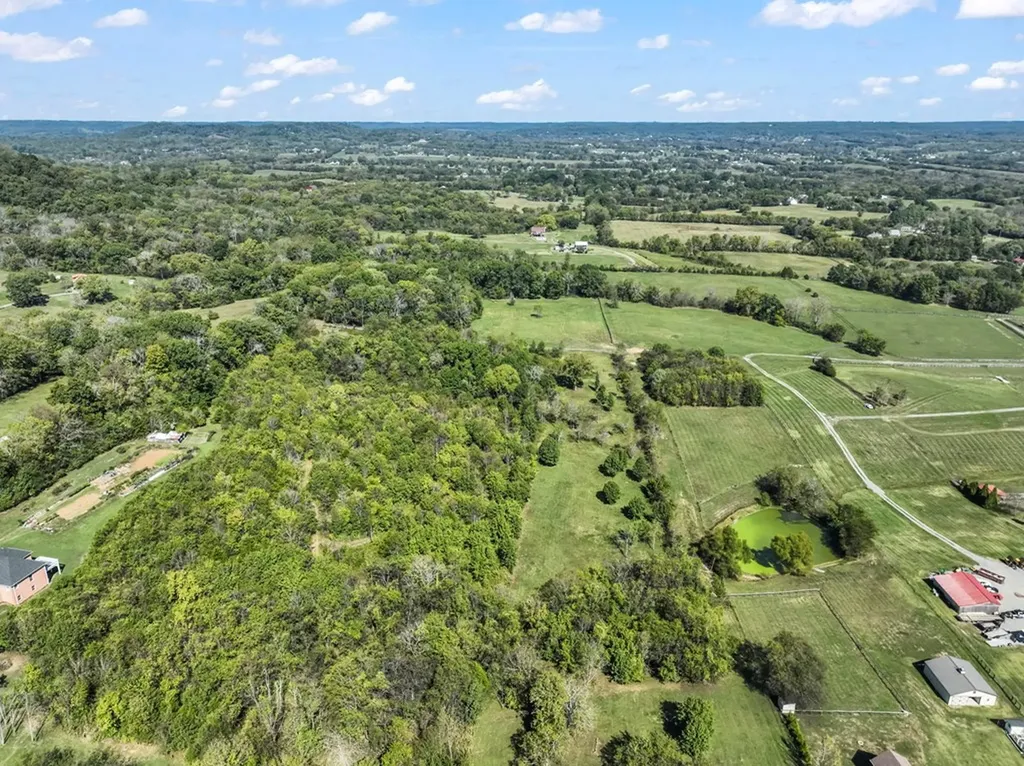 1670 Long Hollow Pike Gallatin TN 37066