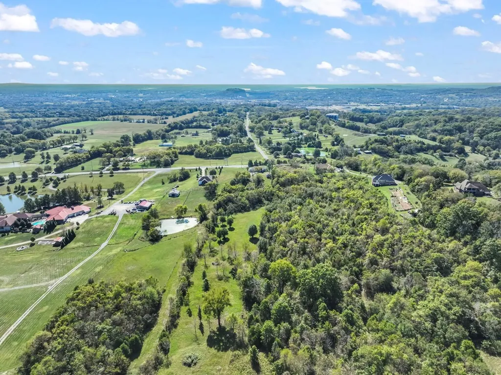 1670 Long Hollow Pike Gallatin TN 37066