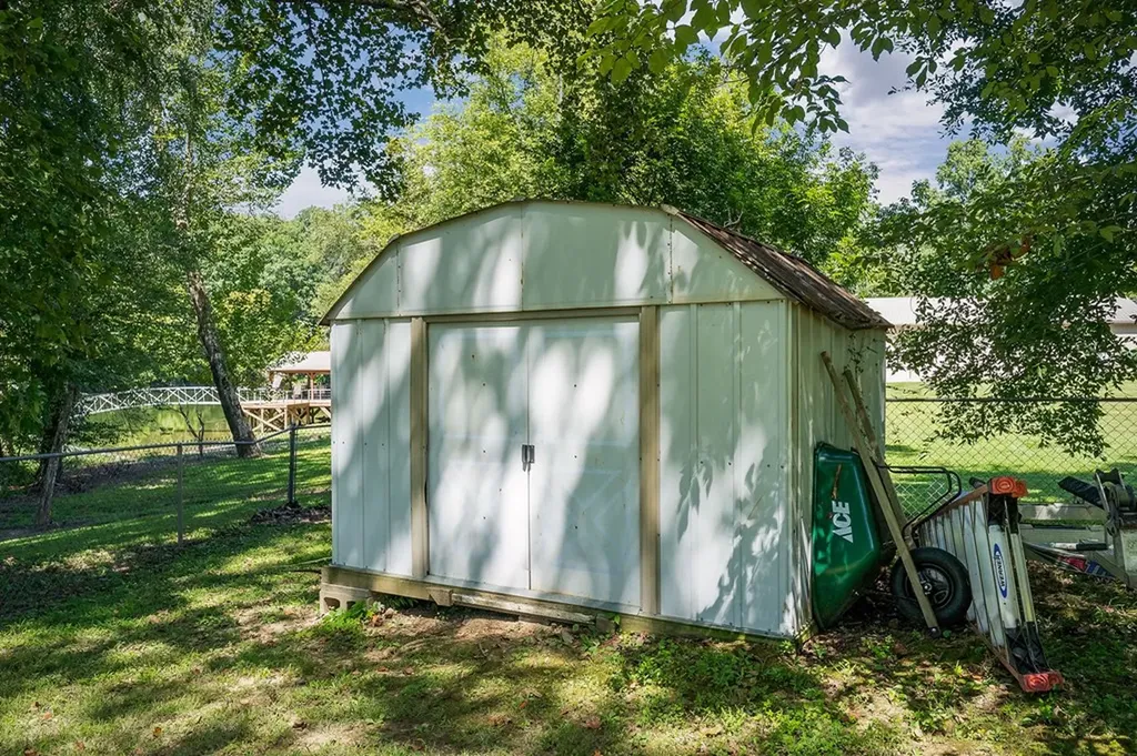 263 River Oaks Drive Sparta TN 38583