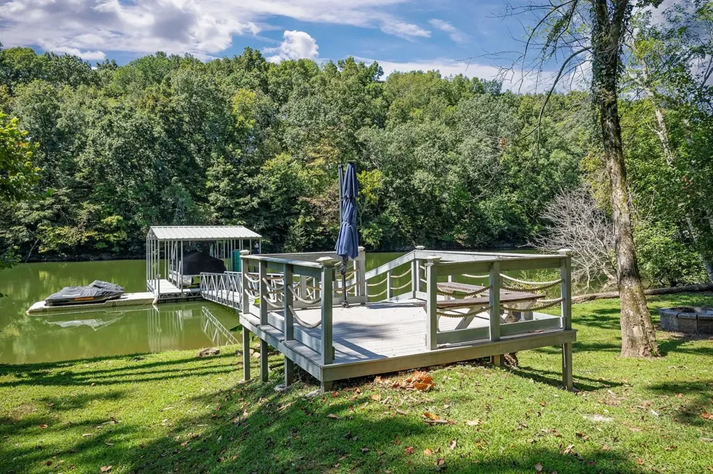 263 River Oaks Drive Sparta TN 38583