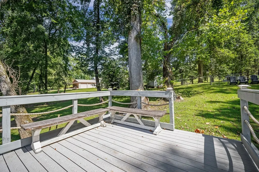 263 River Oaks Drive Sparta TN 38583