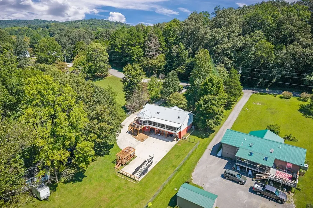 263 River Oaks Drive Sparta TN 38583