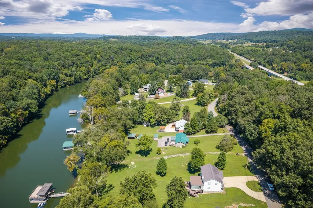 263 River Oaks Drive Sparta TN 38583