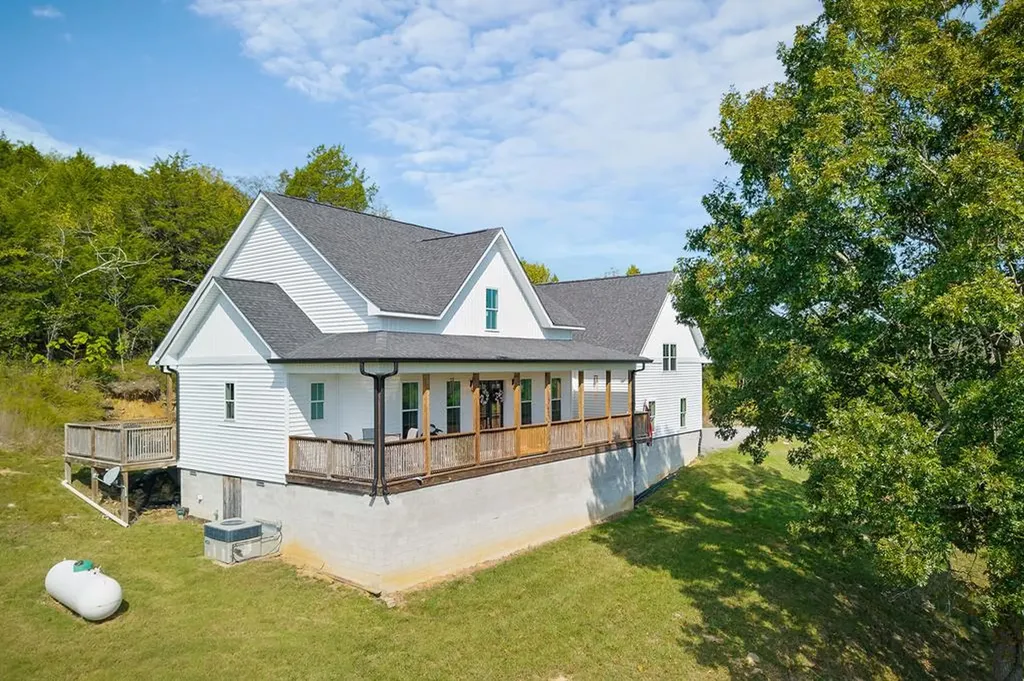 881 Eagle Mountain Road Granville TN 38564-5010