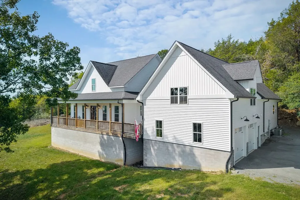 881 Eagle Mountain Road Granville TN 38564-5010