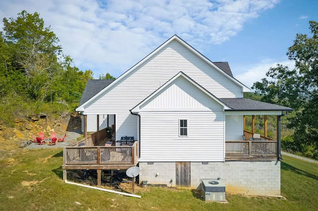 881 Eagle Mountain Road Granville TN 38564-5010