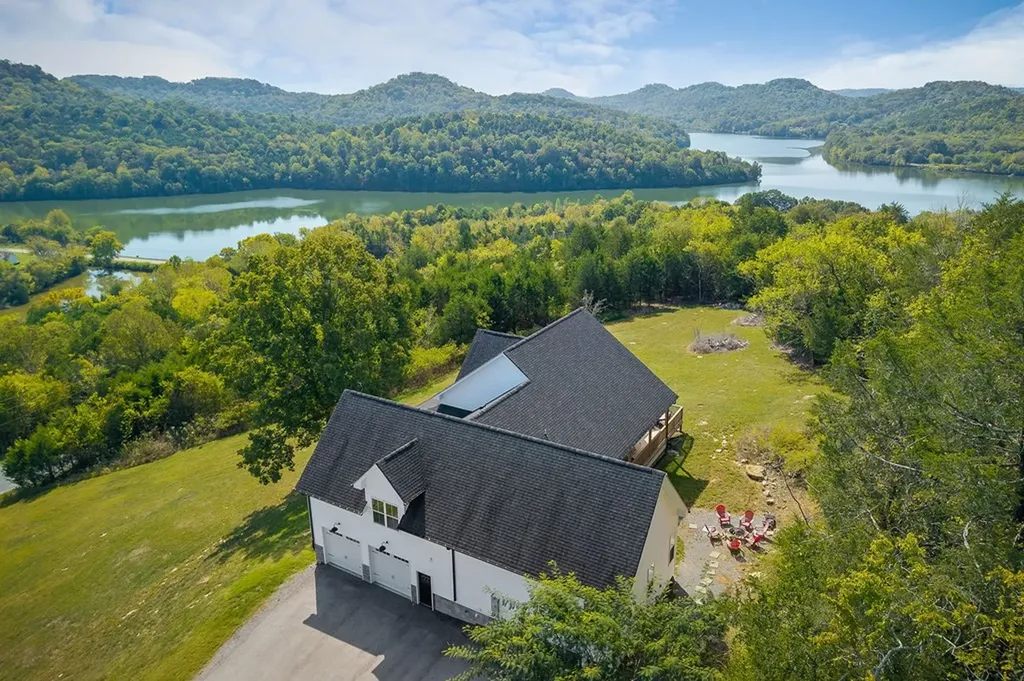881 Eagle Mountain Road Granville TN 38564-5010