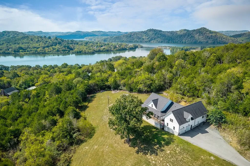 881 Eagle Mountain Road Granville TN 38564-5010