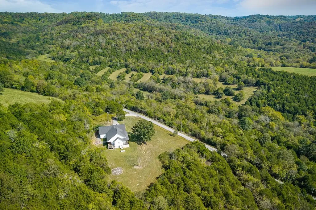 881 Eagle Mountain Road Granville TN 38564-5010