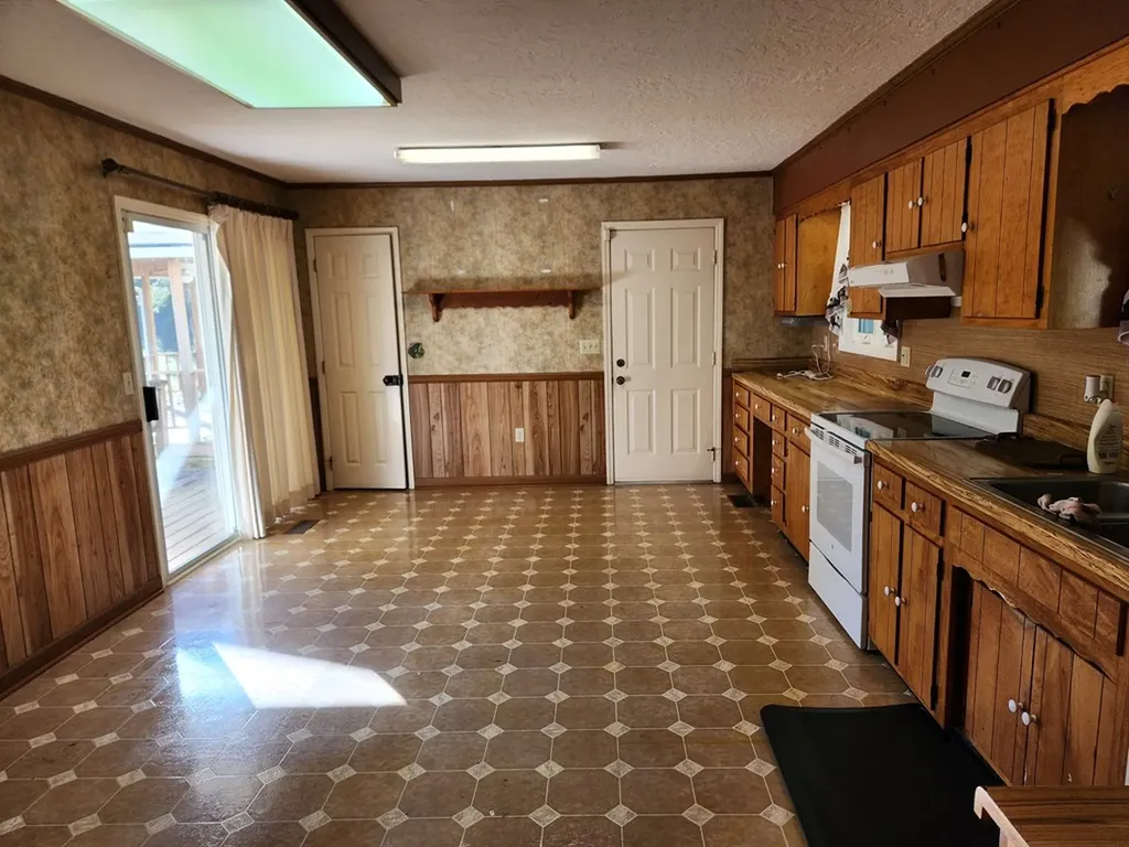 217 Lee Hollow Road Sparta TN 38583