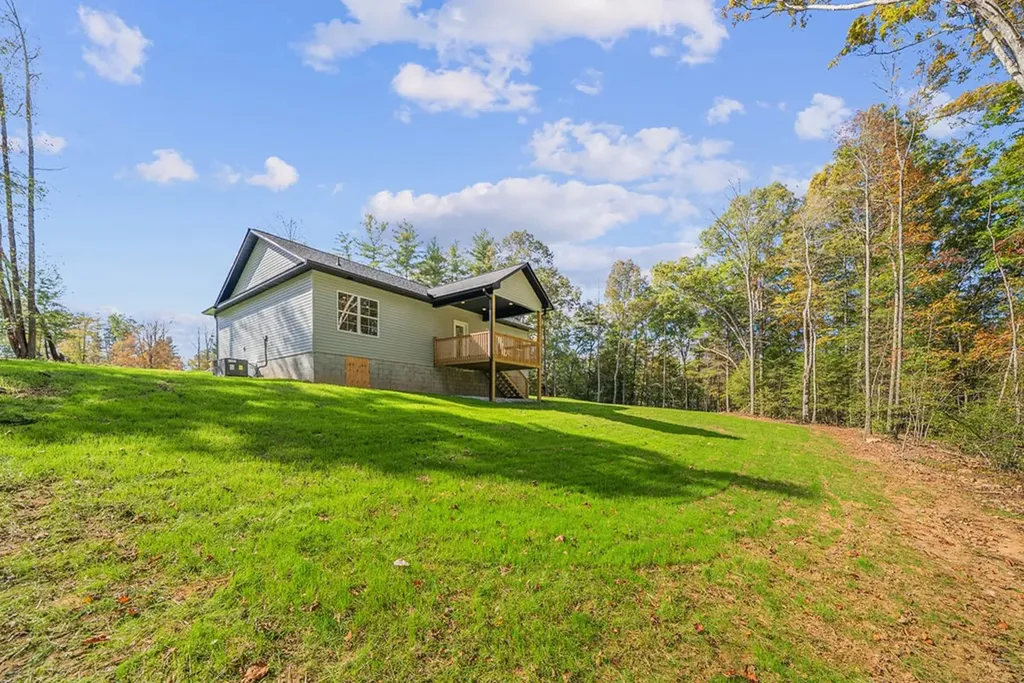 523 Ferry Bend Trail Crossville TN 38571