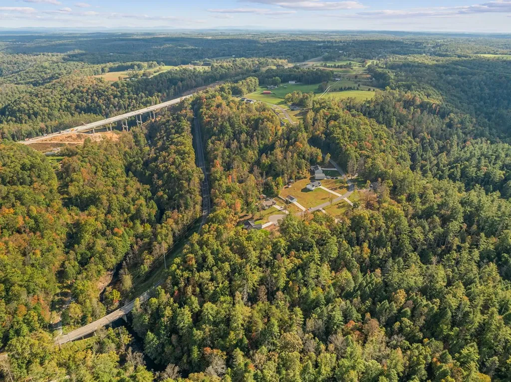 523 Ferry Bend Trail Crossville TN 38571