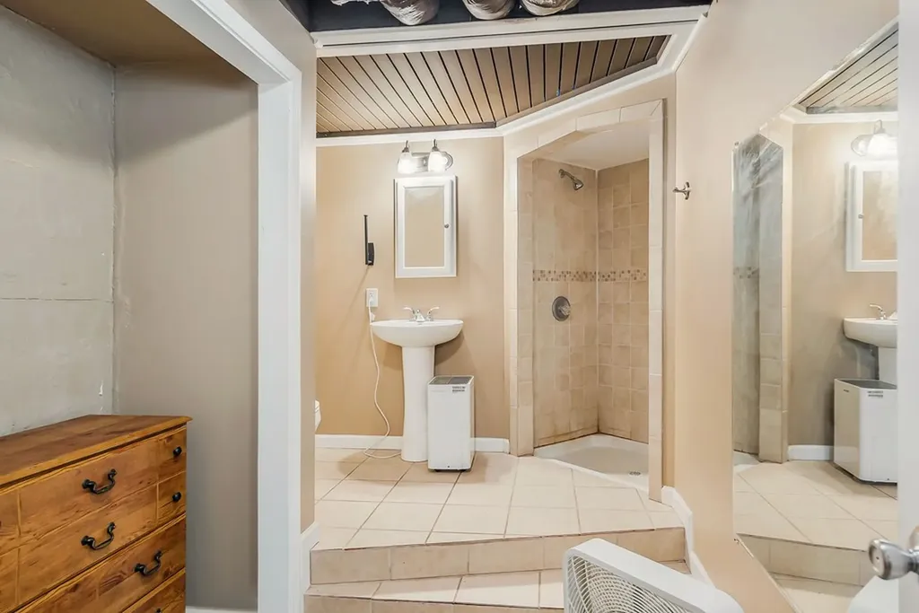 1945 Golden Mountain Road Sparta TN 38583