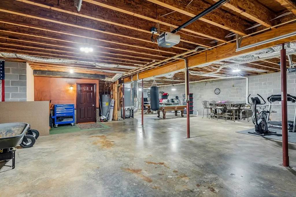 1945 Golden Mountain Road Sparta TN 38583