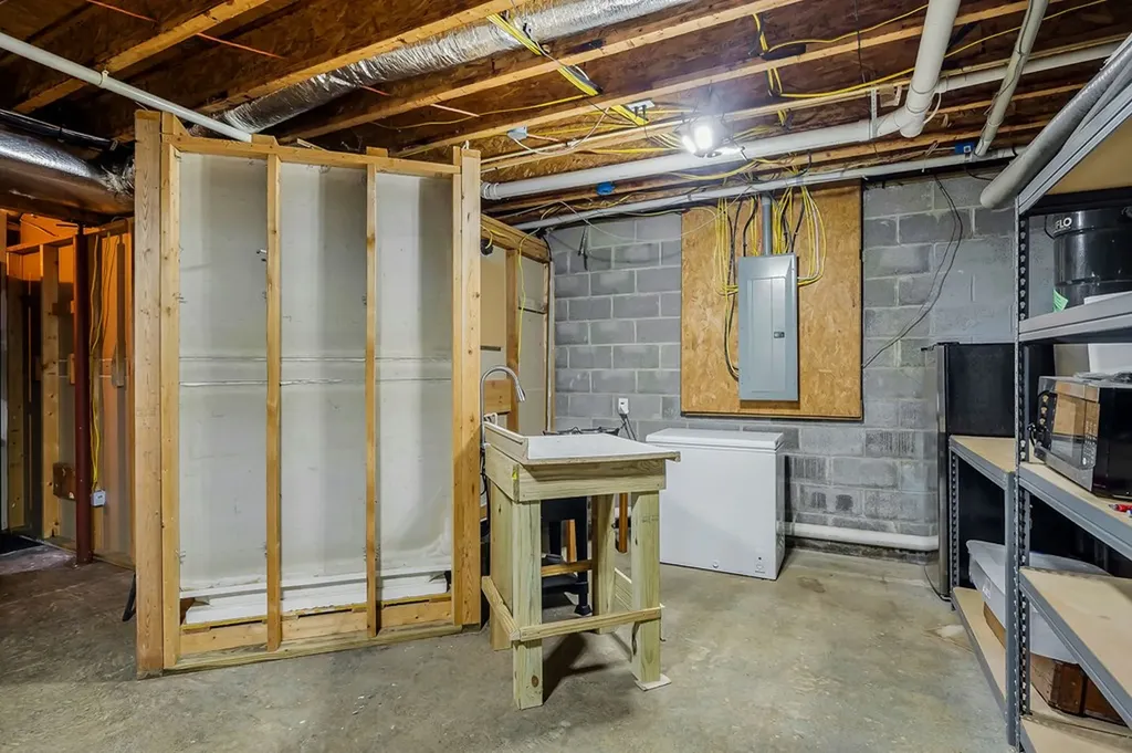 1945 Golden Mountain Road Sparta TN 38583