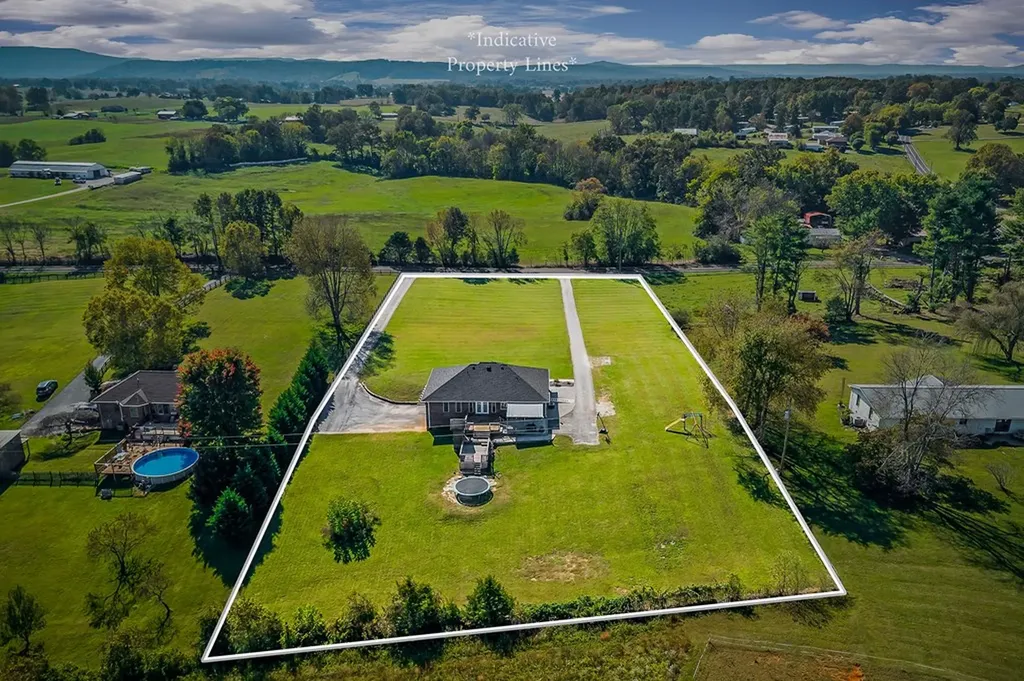 1945 Golden Mountain Road Sparta TN 38583