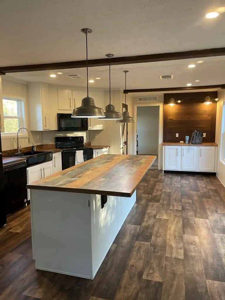 1295 Darkey Springs Walling TN 38587