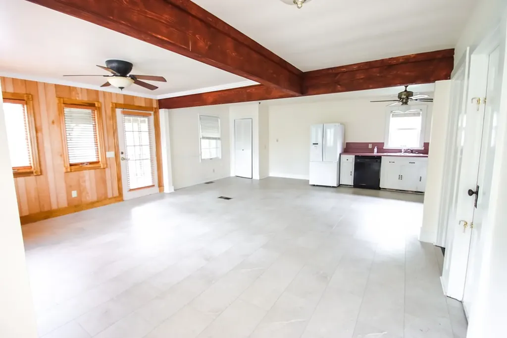 112 N Church Sparta TN 38583