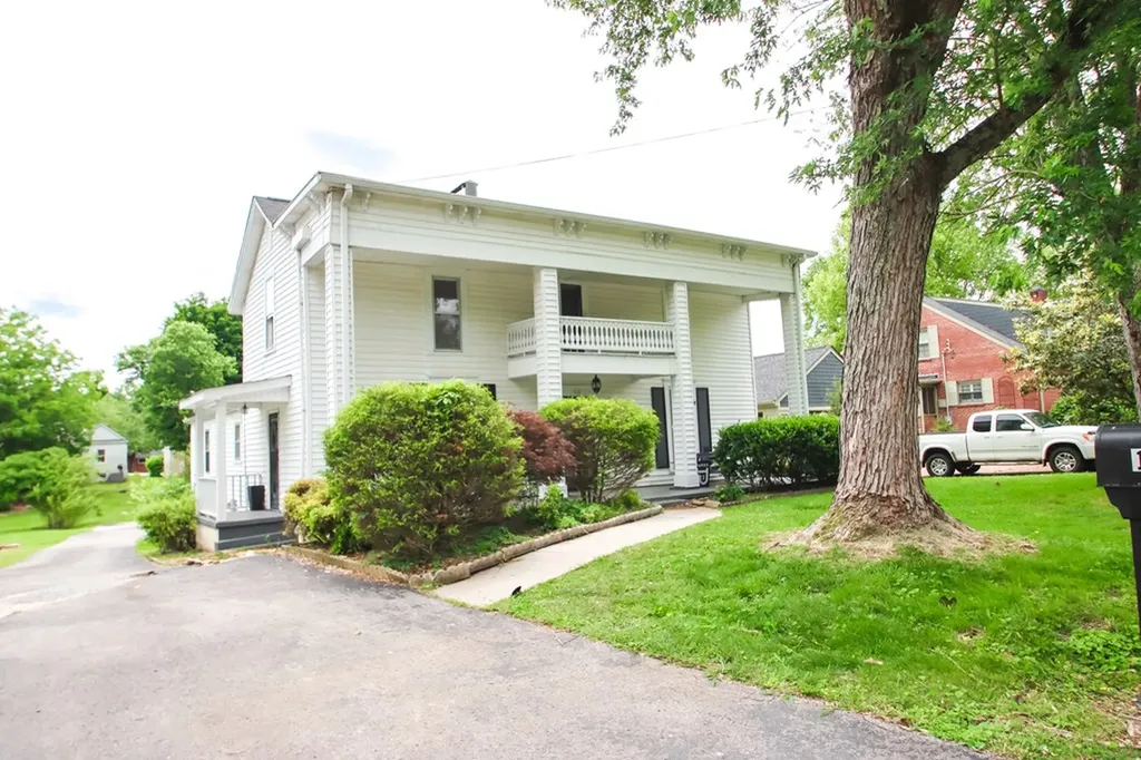 112 N Church Sparta TN 38583